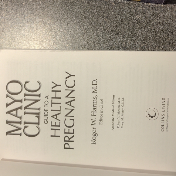 Mayo Clinic Guide To A Healthy Pregnancy. Book - Picture 4 of 8